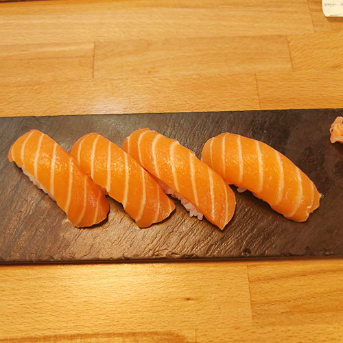 Nigiri salmon